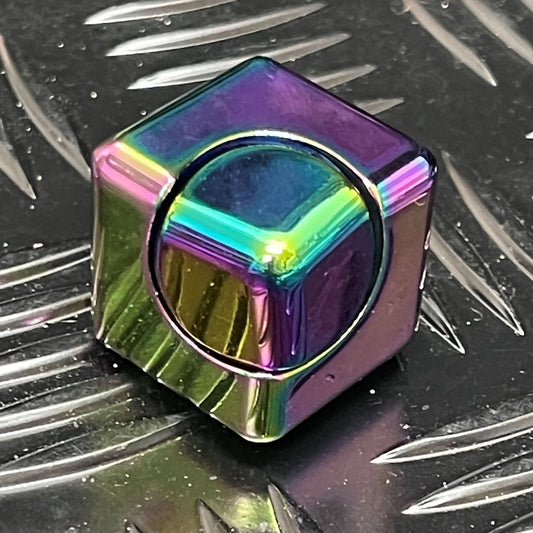 kaiko - square spinning cube - oil slick