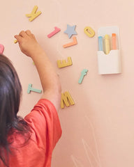 Washable Crayon & Magnetic Pen Holder Set